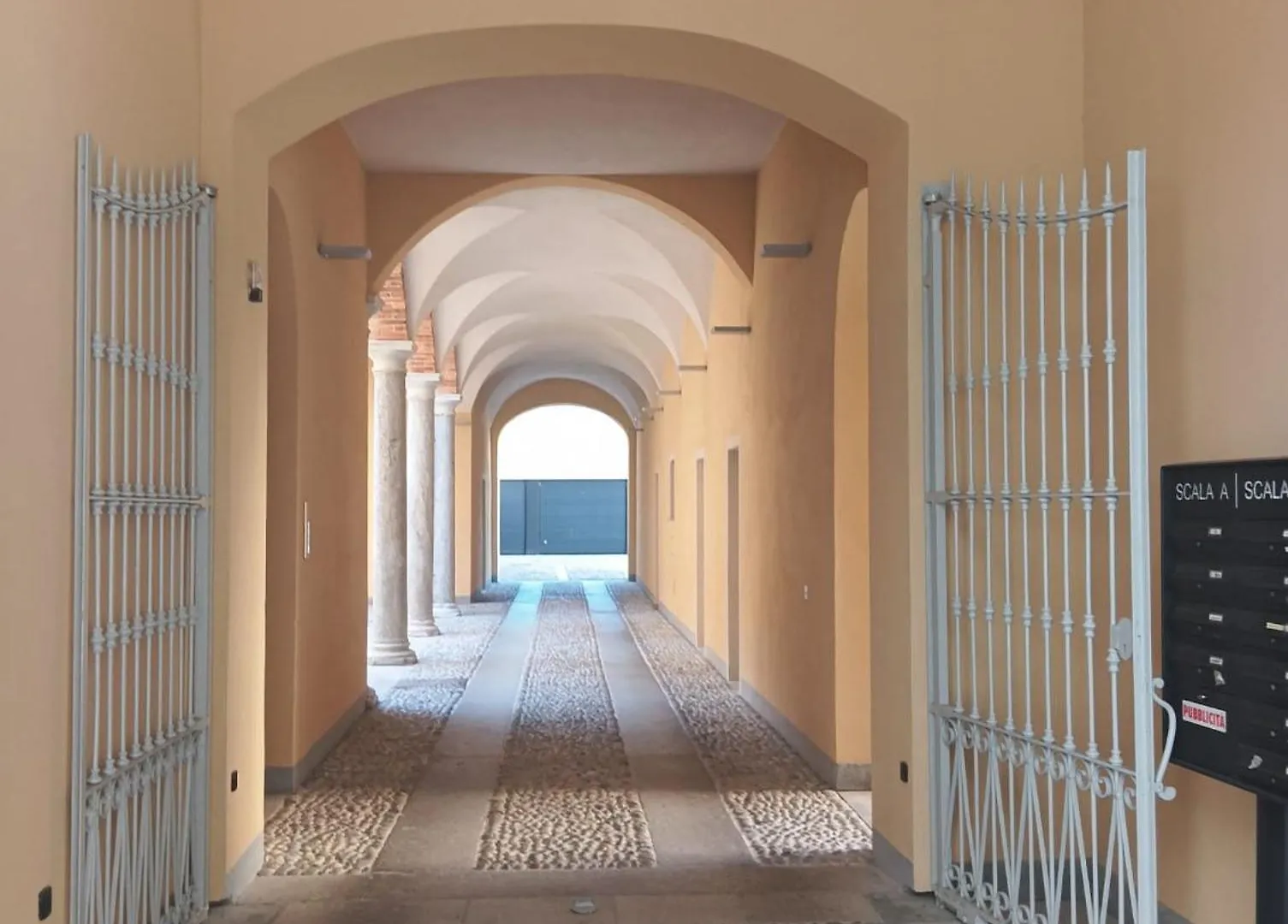 Elegance Family Apartment Como 0*,  Italien