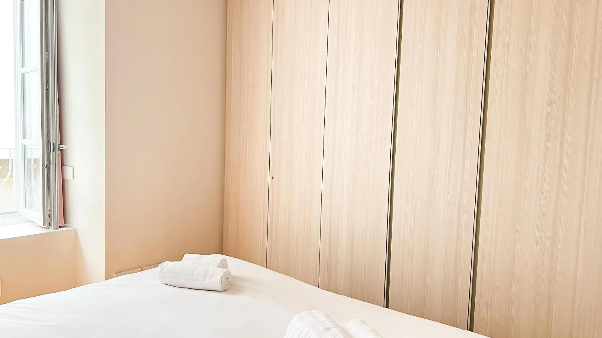 Elegance Family Apartment Como 0*,